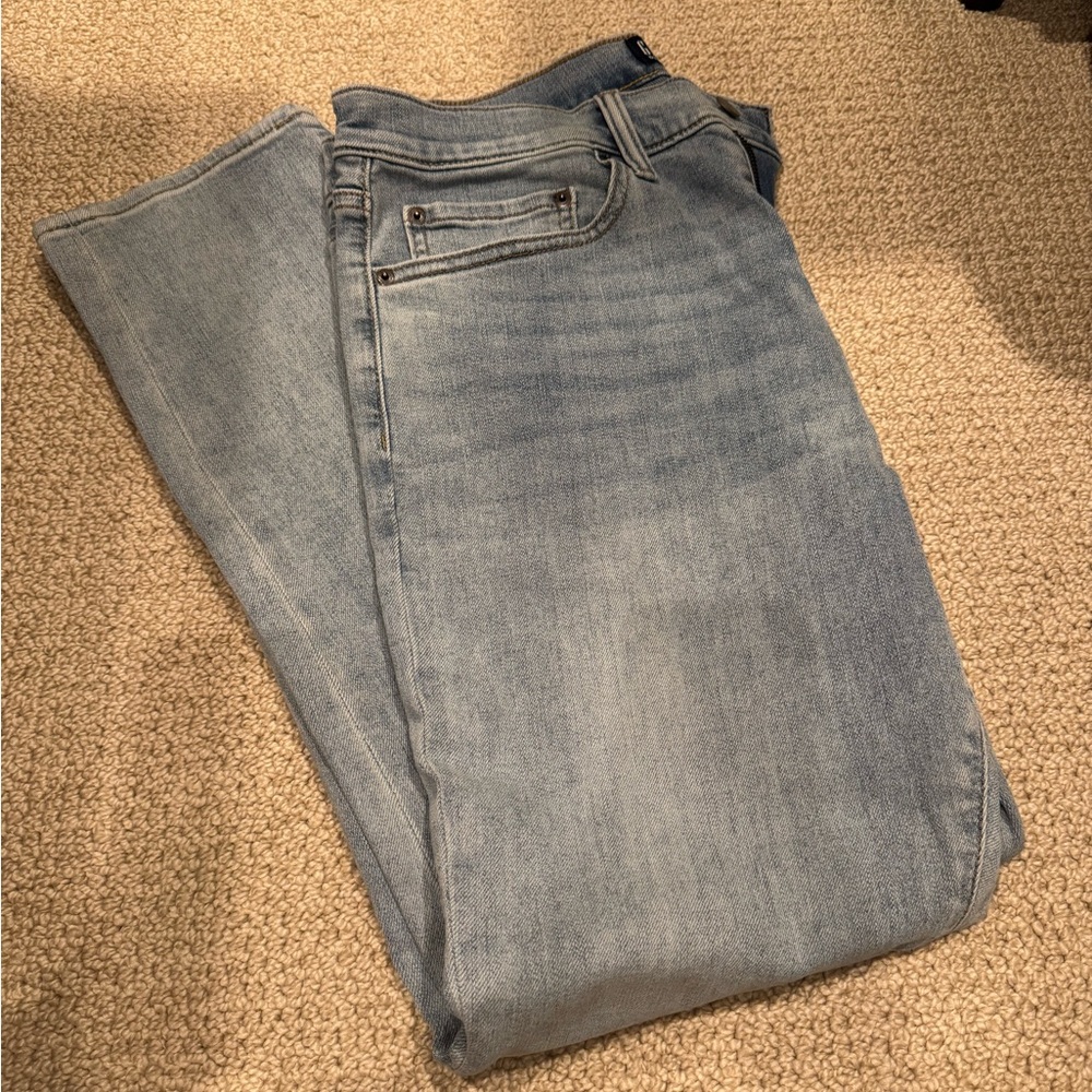 GAP Men's Classic Light Blue Straight Jeans
